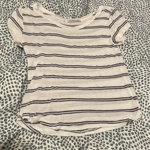 White striped shirt sleeve t shirt